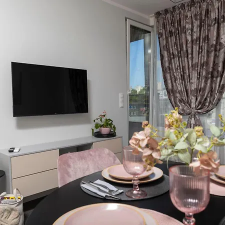 Wings 1 Bedroom Luxury *